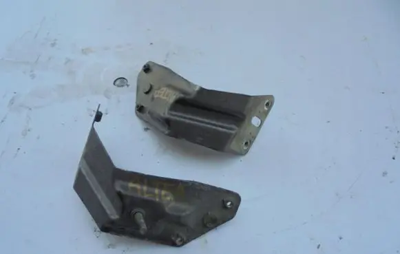 Seat Altea Fender mounting bracket