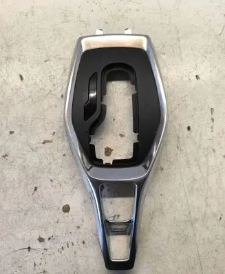 Chevrolet Camaro Gear shifter surround trim plastic 84092975 84092994