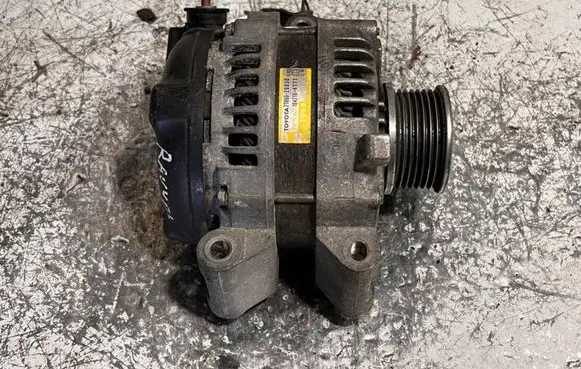 Toyota RAV 4 (XA30) Generator/alternator 2706026030 1042104771