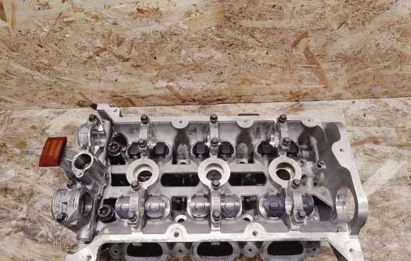Porsche Panamera (970) Engine head 9461041055R 07325127