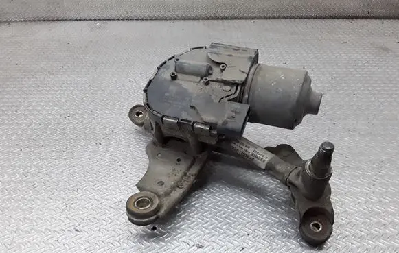 Front wiper linkage and motor
