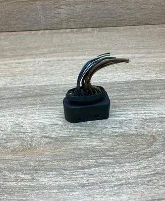 Volkswagen Touareg I Plug wire 1J0973737