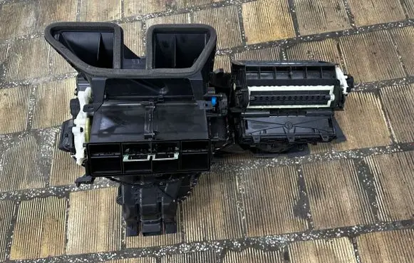 Volkswagen Golf Sportsvan Interior heater climate box assembly 5Q1816005AD