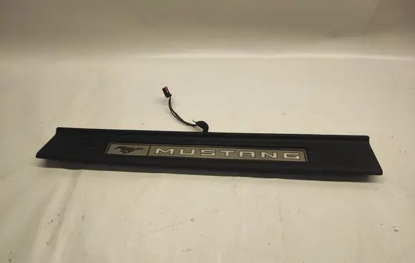 Ford Mustang VI Front sill trim cover FR3J6313222AAW