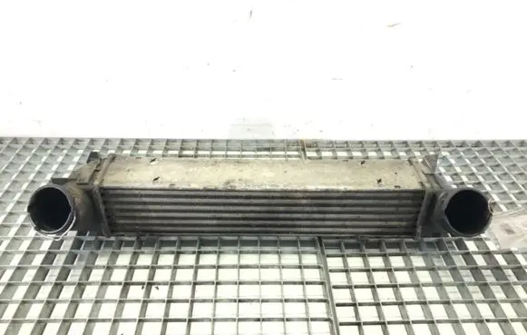 BMW 3 E90 E91 Intercooler radiator 3093796