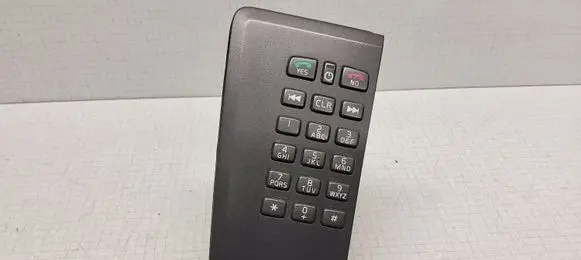 Volvo V70 Phone 8633582