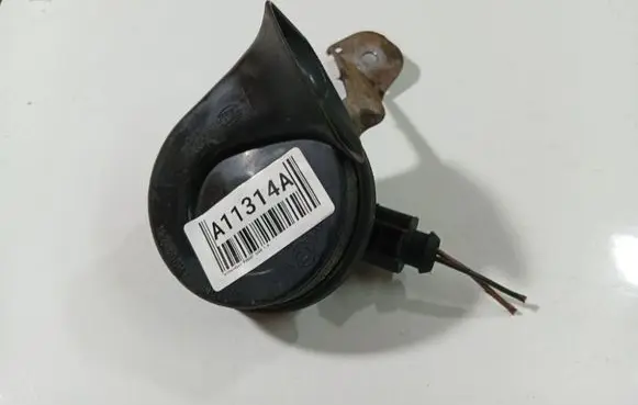 Volkswagen PASSAT B6 Horn signal A28657625