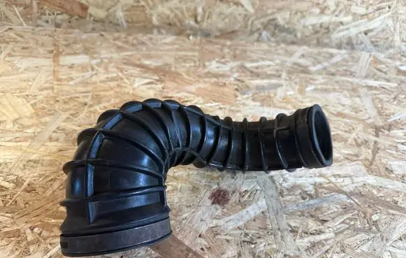 Volvo S60 Air intake hose/pipe 08634143