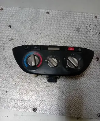 Suzuki Grand Vitara I Climate control unit 5590042150