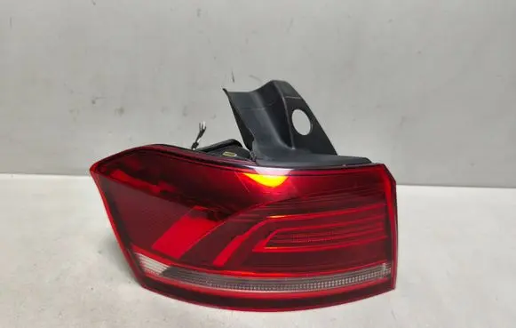 Volkswagen PASSAT B8 Rear/tail lights 3G9945311