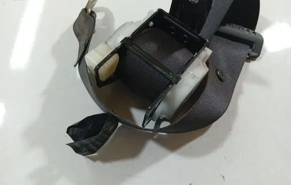 Toyota Corolla E120 E130 Rear seatbelt 7336002170 73360-02170