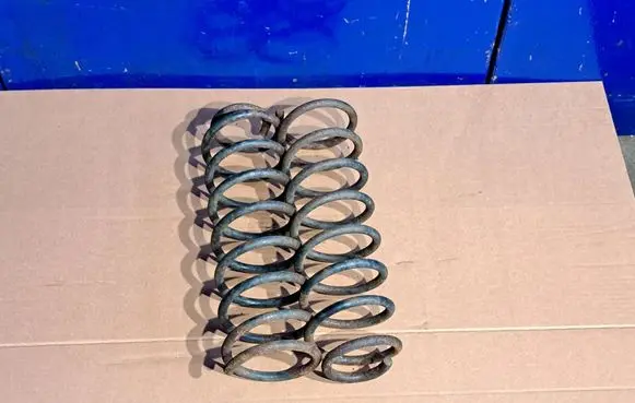 Jeep Wrangler Rear coil spring 68253587AA