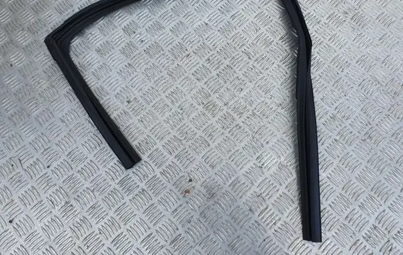 Nissan Juke II F16 Rubber seal rear door PU7051