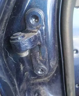 BMW 5 GT F07 Rear door lower hinge