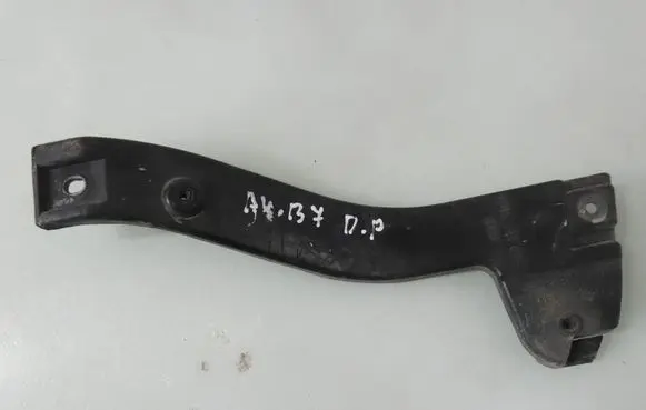 Audi A4 S4 B7 8E 8H Front bumper mounting bracket 8E0807204B