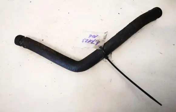 Volkswagen PASSAT B5 Engine coolant pipe/hose