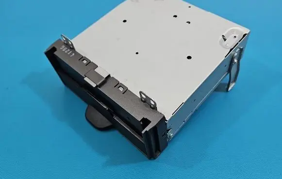 Jeep Cherokee CD/DVD changer P05091563AB IMPRK1560791