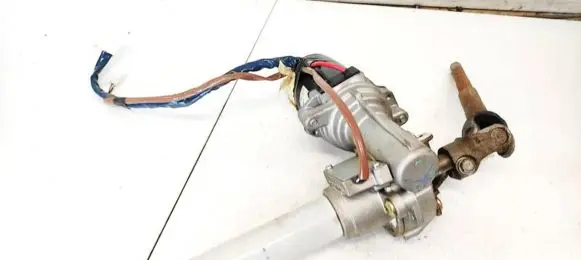 Toyota Yaris Power steering pump 61242177 SPW1923