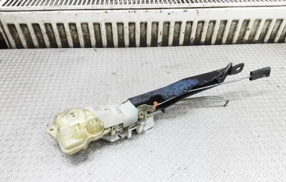 Honda Stream Front door lock