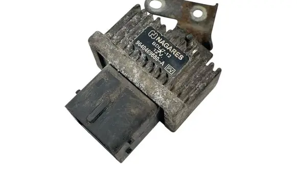 Nissan Navara D40 Glow plug pre-heat relay 9640469680