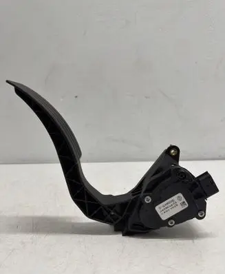 Renault Clio IV Accelerator throttle pedal 180029347R