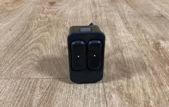 Opel Zafira A Electric window control switch 13363201 90561088