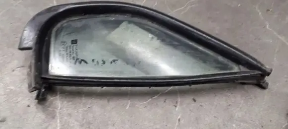 Opel Agila A Front door window glass four-door