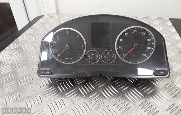 Volkswagen Tiguan Speedometer (instrument cluster) v0004000 a2c53023102