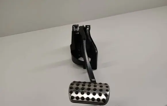 Mercedes-Benz GLK (X204) Brake pedal A2042902101 1026521331 PP204290059