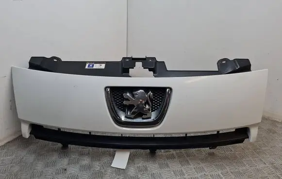 Peugeot Expert Front bumper upper radiator grill 1497644077 1497647077