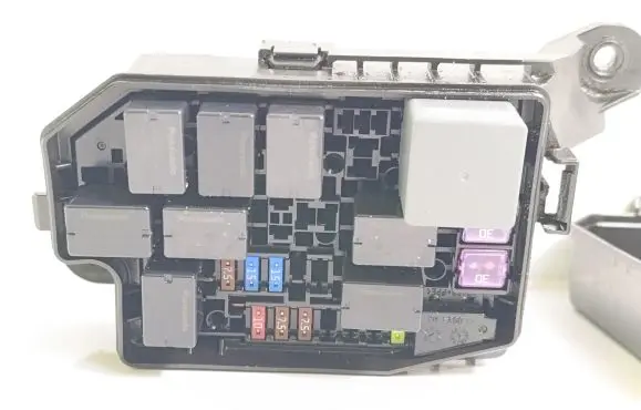 Mitsubishi Outlander Fuse module 3746NA