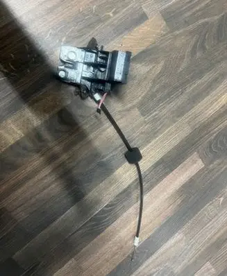 Mercedes-Benz E W211 Loading door lock A1717500085 A1717500185