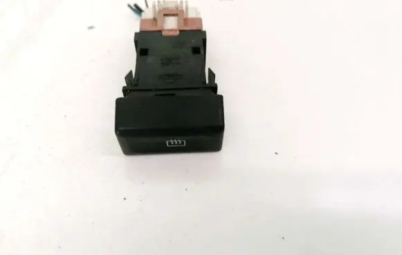 Nissan Primera Windscreen/window heater switch