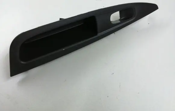Nissan Qashqai Rear door window switch trim 82960