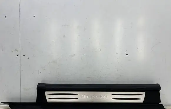 Mercedes-Benz SLK R171 Foot area side trim 1716800135