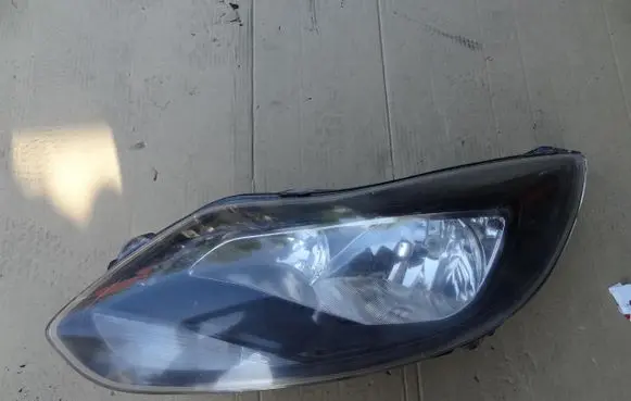 Ford Focus Headlight/headlamp BM51-13W030-CF