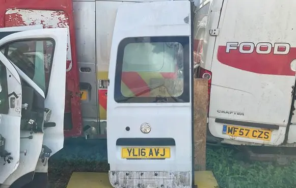 Renault Master III Rear door