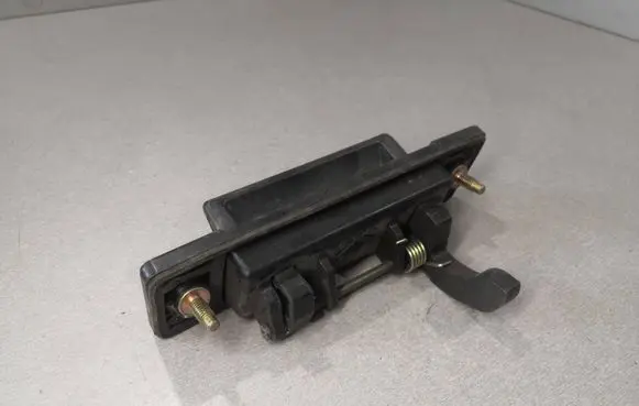 Mazda 626 Tailgate/trunk/boot exterior handle MBH340