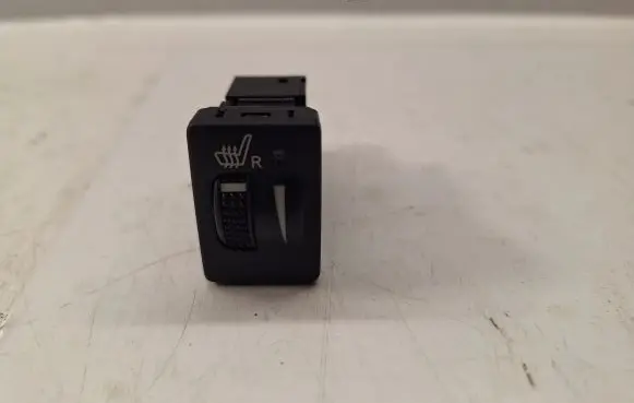 Toyota Avensis T270 Seat heating switch 8475105050 453485