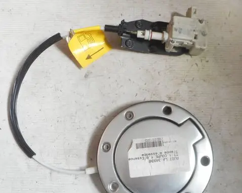 Audi TT Mk1 Fuel tank cap 8N0809905B
