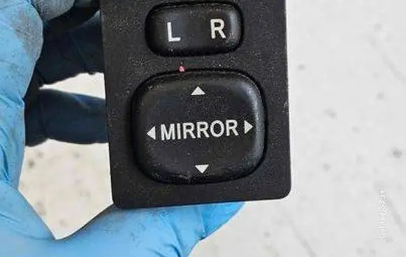 Toyota Corolla Verso AR10 Wing mirror switch 769746F 183574