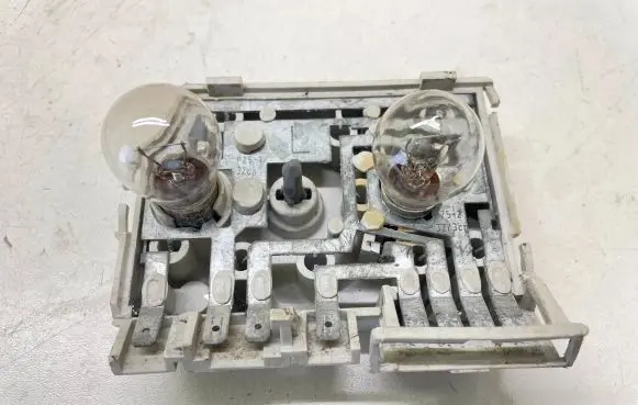 Audi 80 90 S2 B4 Tail light bulb cover holder