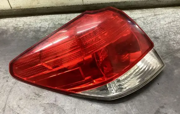 Subaru Legacy Rear/tail lights 22020067