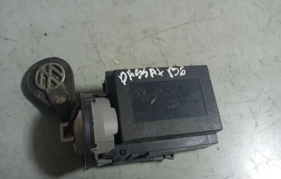 Volkswagen PASSAT B6 Ignition lock 3C0905843M 33303301 11600600076591