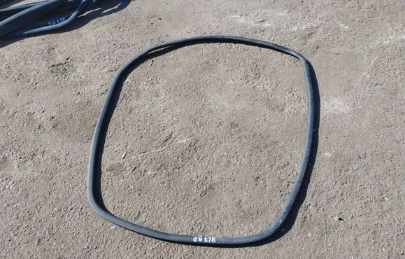 Volkswagen Polo IV 9N3 Front door rubber seal