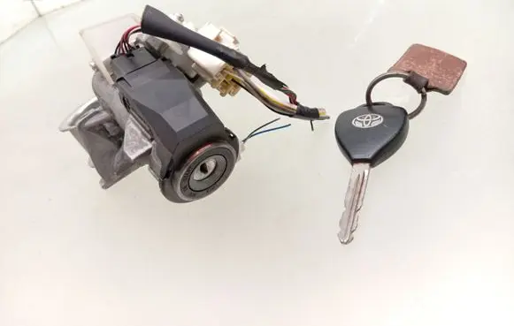 Toyota Auris 150 Ignition lock N0502638 450200204