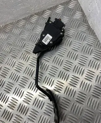 Volvo S40, V40 Accelerator throttle pedal 30865642 6PV00830100 M865642