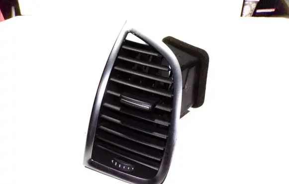 Audi Q7 4L Dashboard side air vent grill/cover trim 4L0820901 4L0820901S