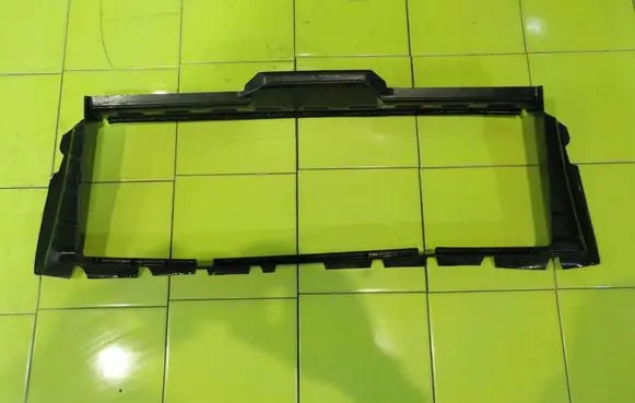Land Rover Freelander 2 - LR2 Intercooler air channel guide 