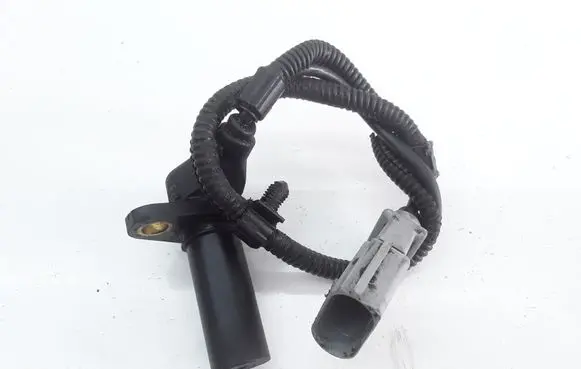 Volkswagen PASSAT B6 Crankshaft position sensor 9805940